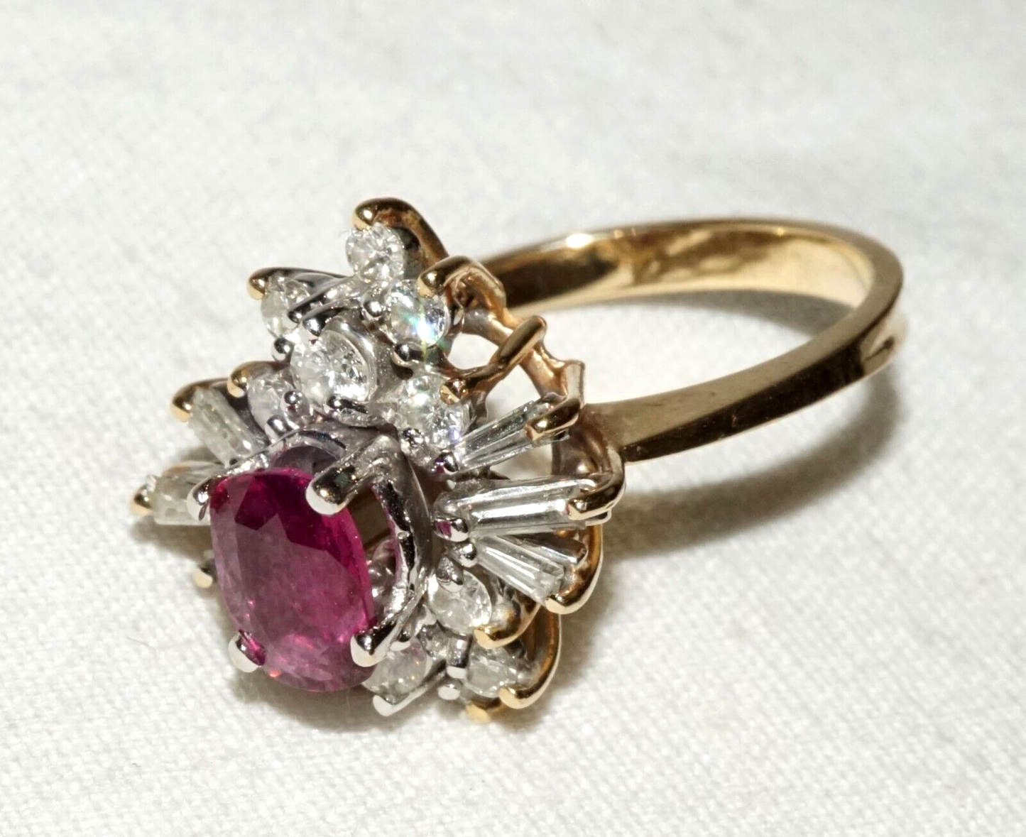 Vintage 14k Yellow Gold Ring Sz.6 1x Ruby & 18x Round & Baguette Diamonds (FeD)