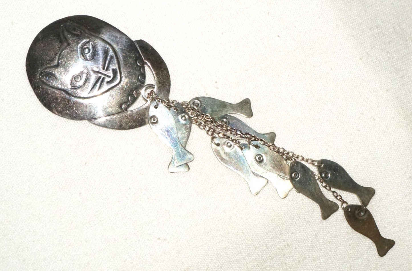 Vintage US Sterling Silver Cat & Fish Dangle Design Brooch by Woods (KiL)