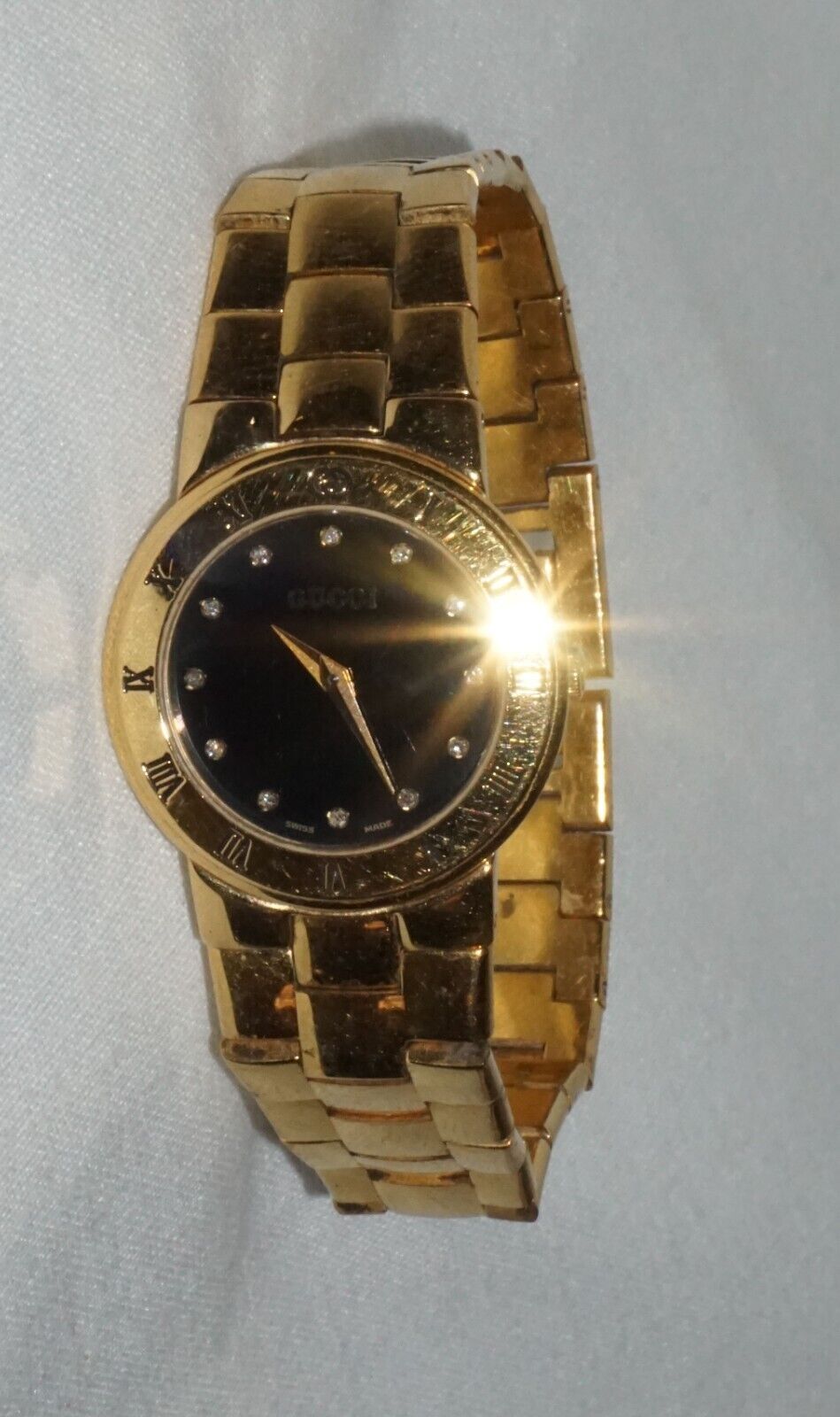 Swiss Made Gold Plated Diamond Dial 3300.2.L Women's Wristwatch 25MM Gucci (SaR)