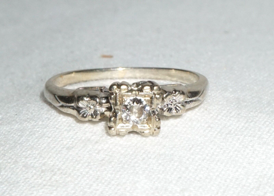 Vintage 14k White Gold Engagement Ring Sz.5.25 w. 1x Diamond Accent (BrM)L3