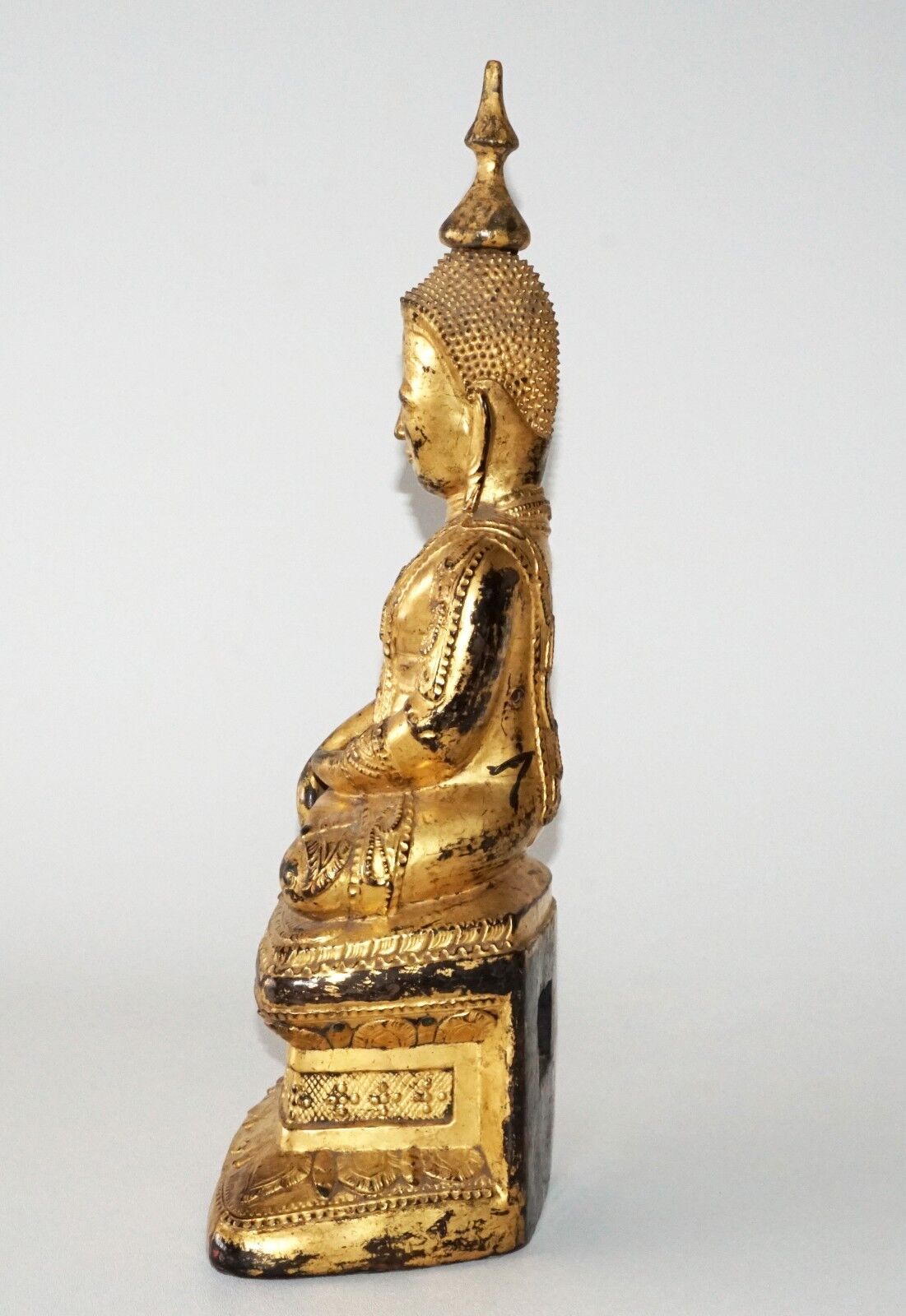 19C Shan State Gilt Lacquer Wooden Nicely Carved Seated Buddha Sculpture (Kas)