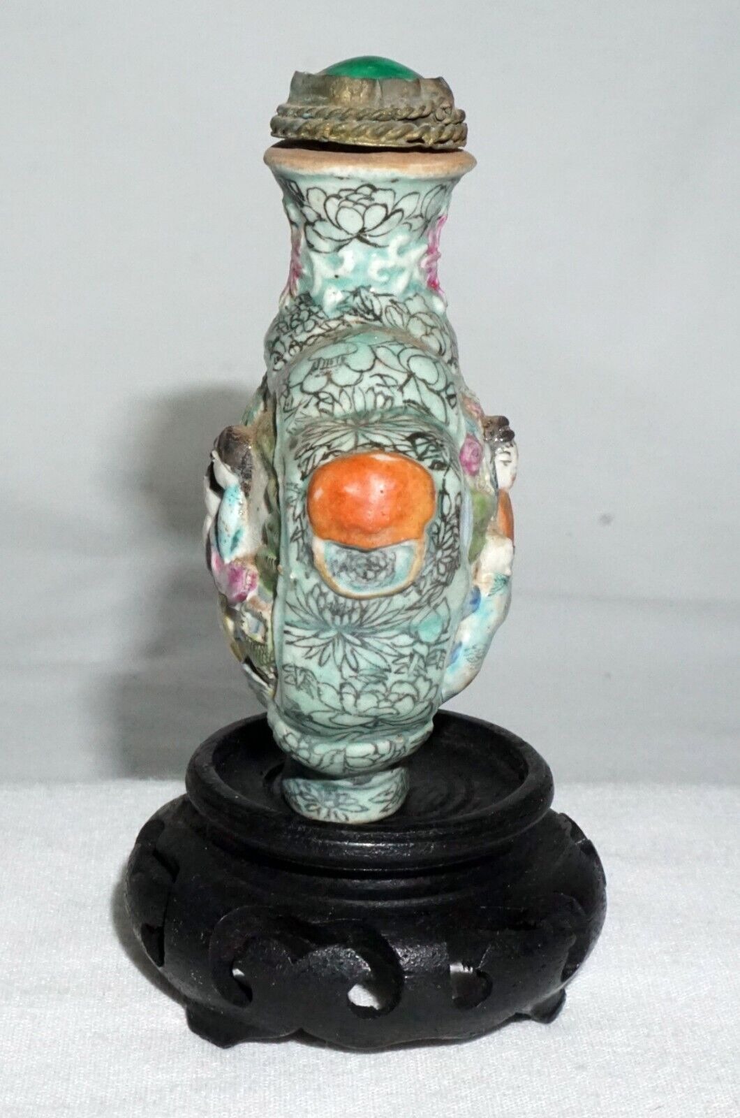 Antique Chinese Relief Snuff Bottle w. Figures Garden Motif Qianlong (LLA) IC