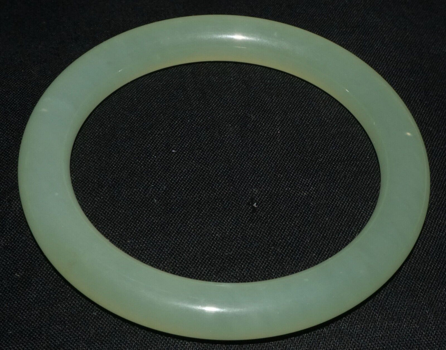 Vintage Chinese Semi Translucent Green Soapstone Bangle Bracelet (LeS) B56