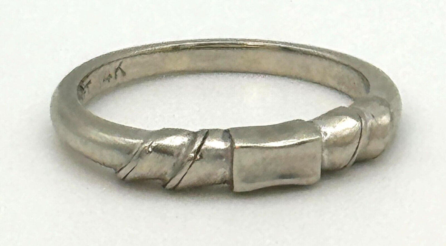 14k White Gold Wedding Band Ring Sz. 4 3/4 (ArS)