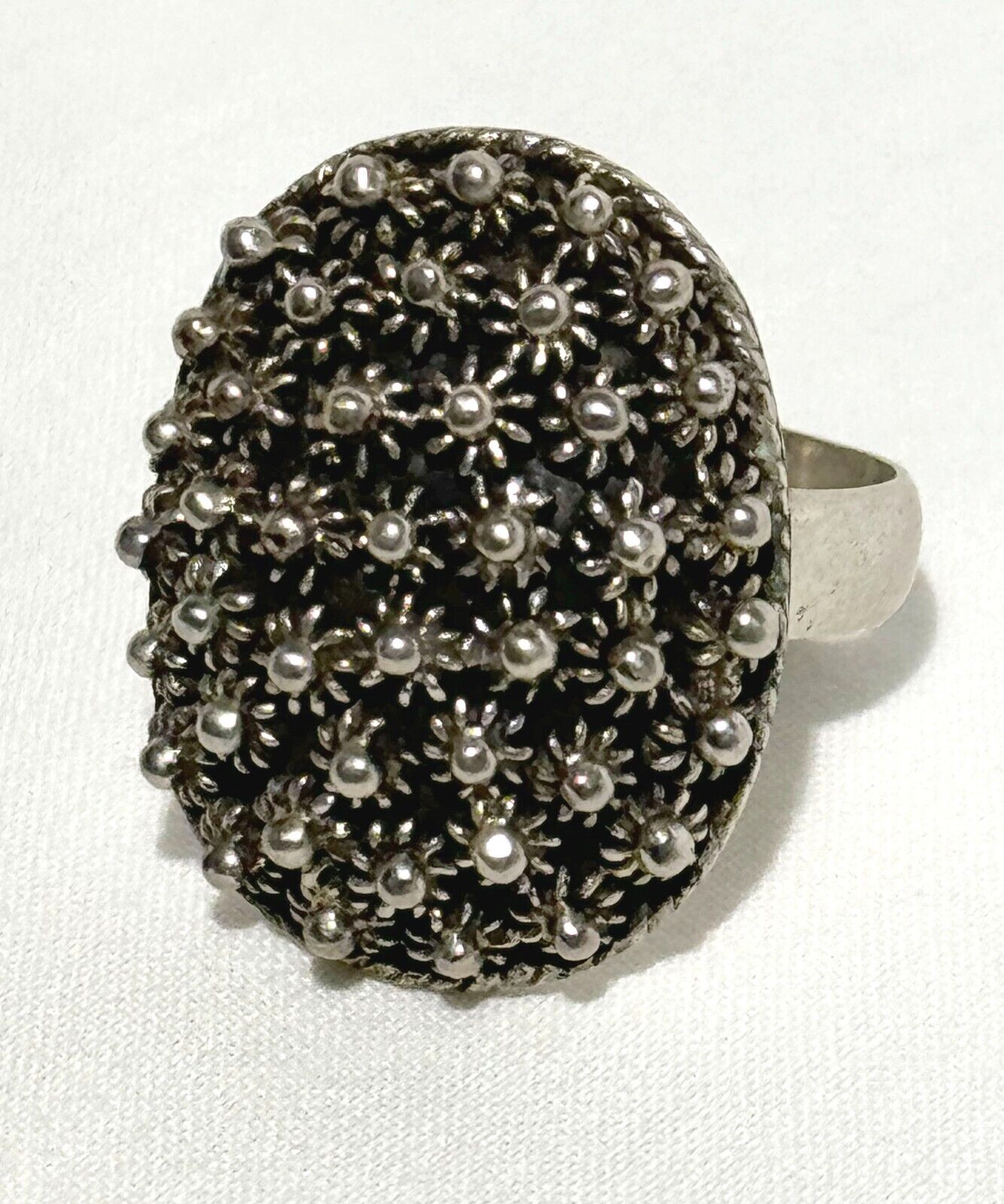 Sterling Silver 925 Oval Half Dome Ring w Floral Beaded Accents (KiL)23