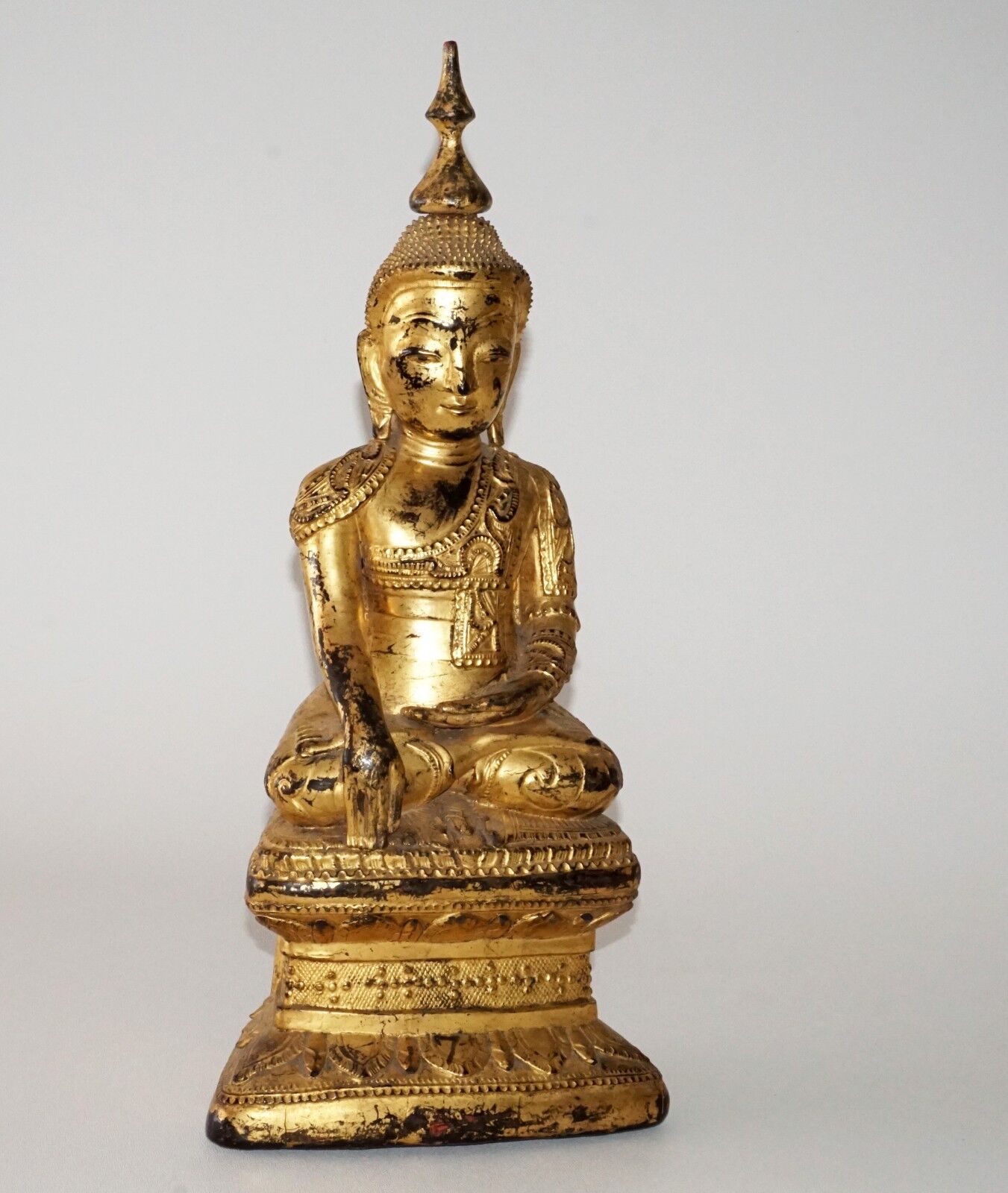 19C Shan State Gilt Lacquer Wooden Nicely Carved Seated Buddha Sculpture (Kas)