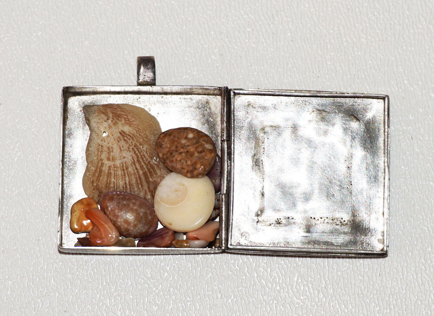 Vintage Silver Hinged Box Locket Pendant w. Large Bezel set Jasper Accent (Bsg)