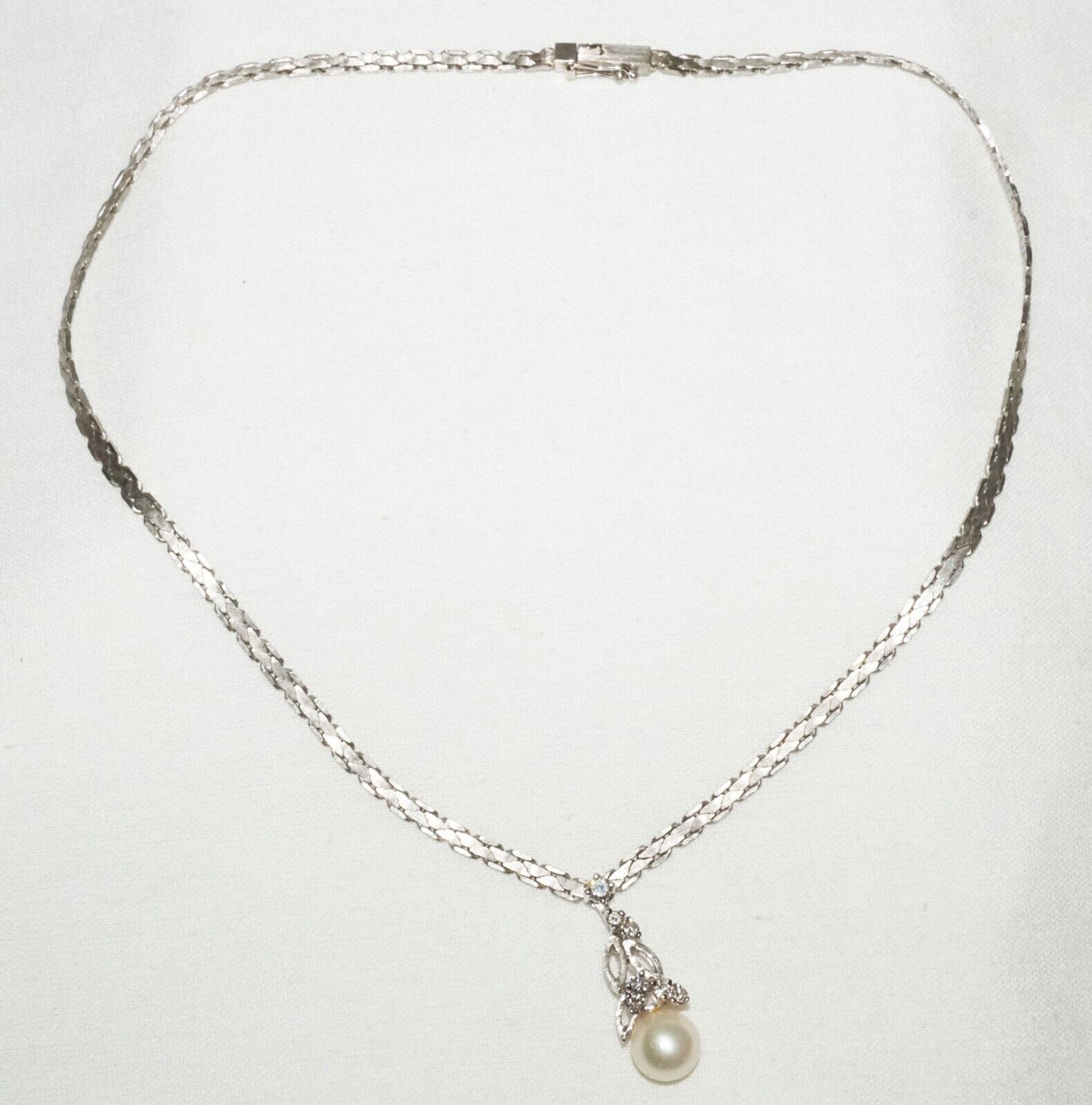 Vintage 18K White Gold Necklace & Pendant w. 7x Diamond & 1x Pearl Accents (YRa)