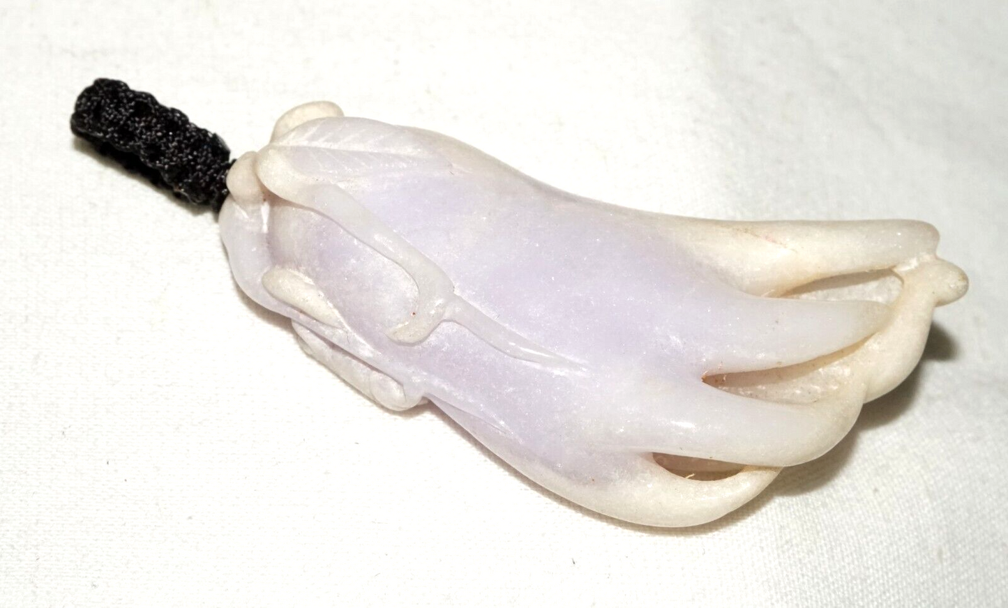 Vintage Chinese Lavender Jade Buddha Hand Lemon Motif Carved Pendant (LeS)L24