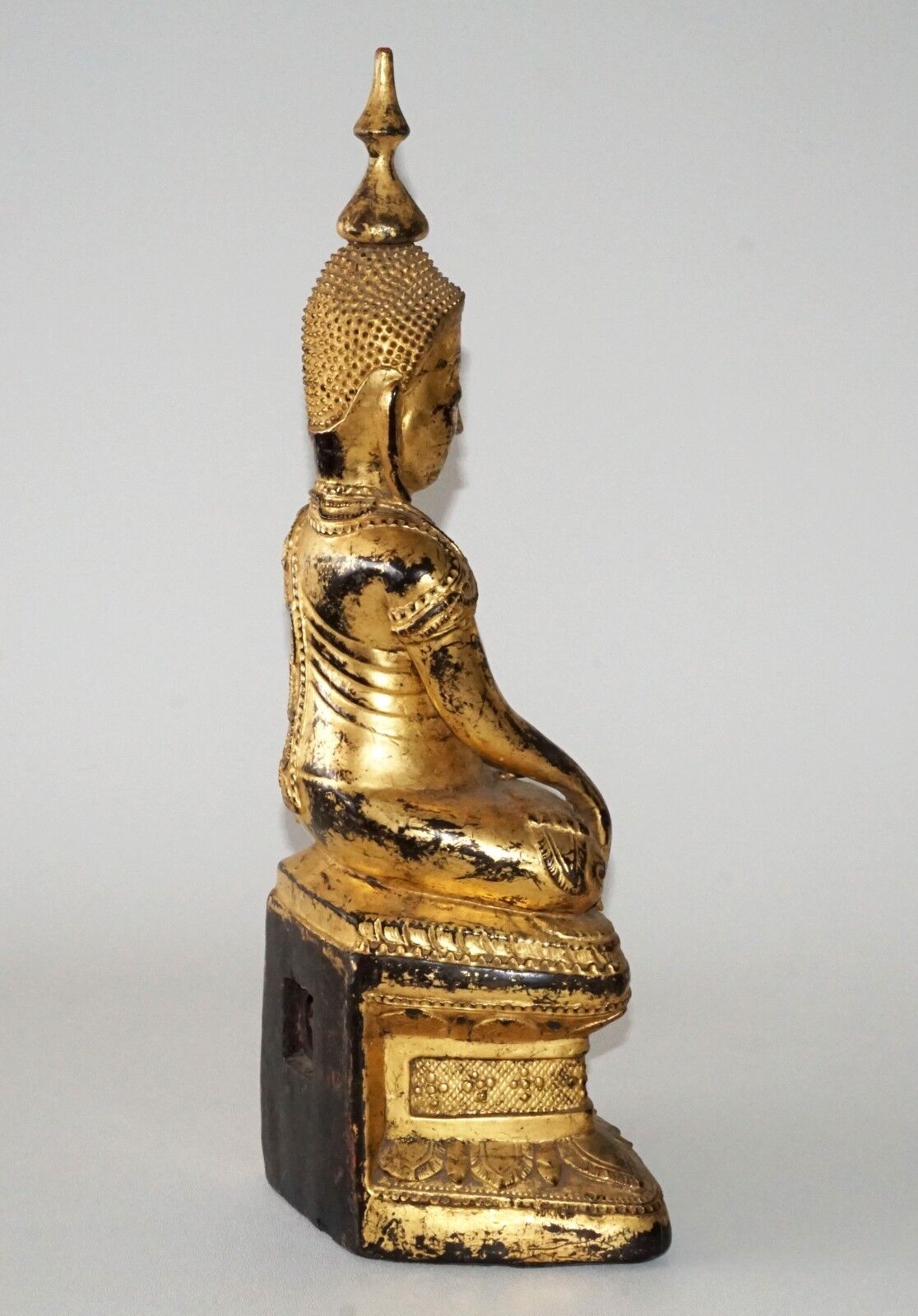 19C Shan State Gilt Lacquer Wooden Nicely Carved Seated Buddha Sculpture (Kas)