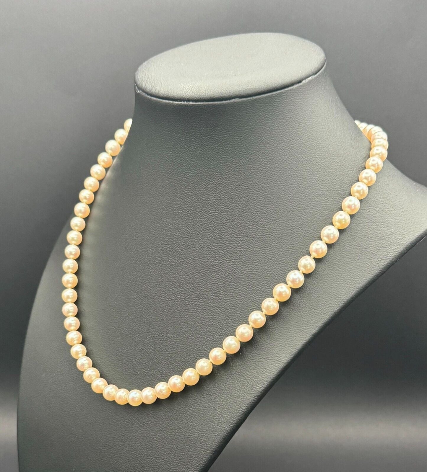 Vtg Single Strand Choker Length Cultured Pearl Necklace 18k WG Clasp 17.5"(ArS)