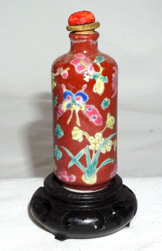 Antique Chinese Red Glaze Porcelain Snuff Bottle w. Floral Motif Qianlong (LLA)