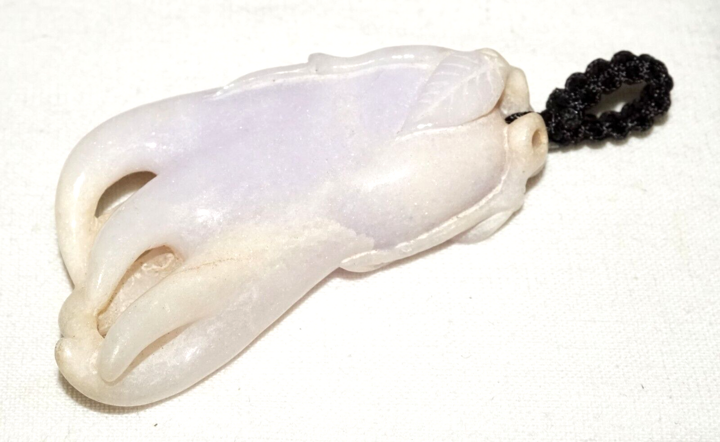 Vintage Chinese Lavender Jade Buddha Hand Lemon Motif Carved Pendant (LeS)L24