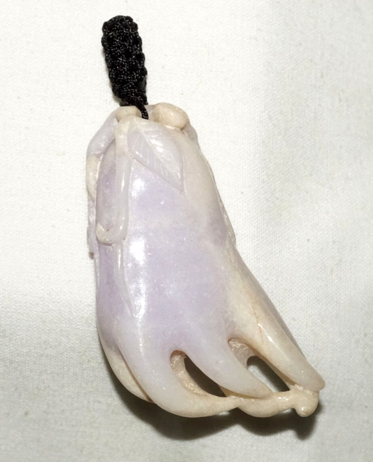 Vintage Chinese Lavender Jade Buddha Hand Lemon Motif Carved Pendant (LeS)L24