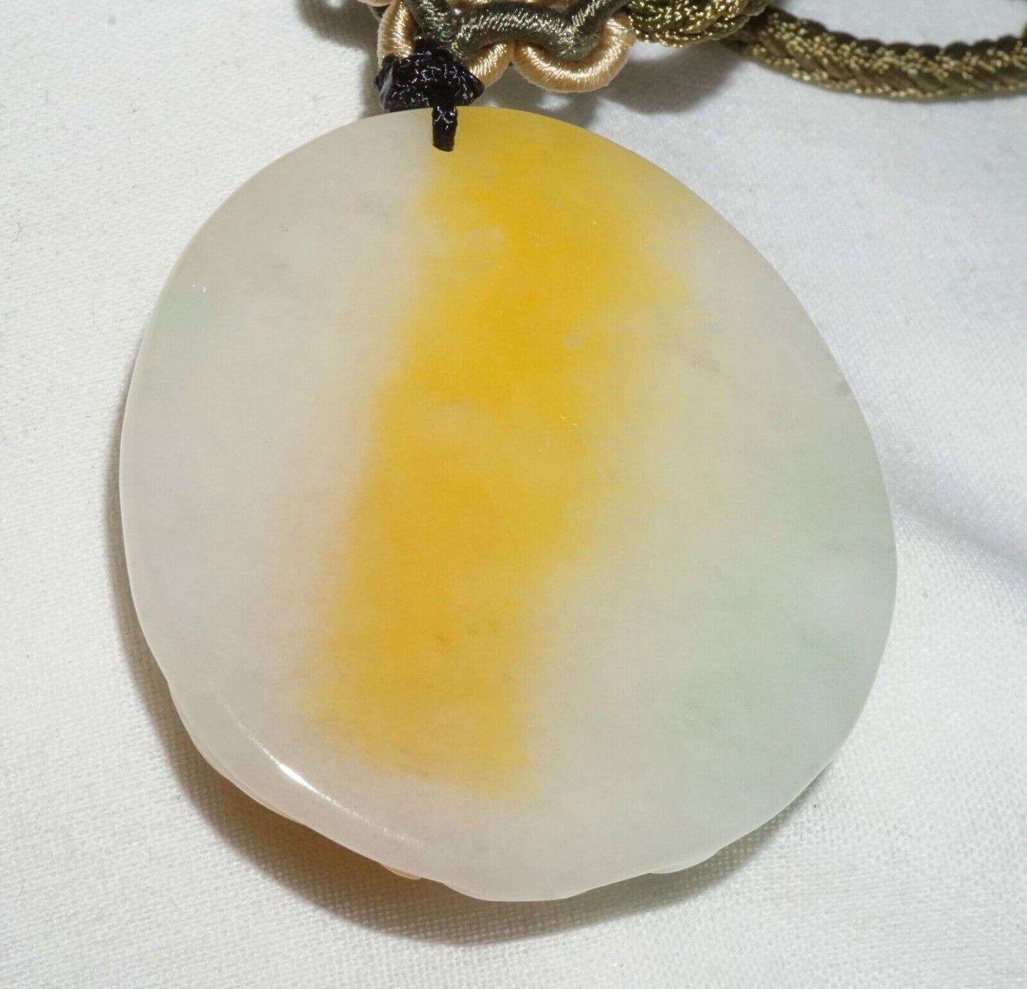 Vintage Chinese Semi Translucent Jadeite Jade Pendant w. Seated Kwan Yin (---)