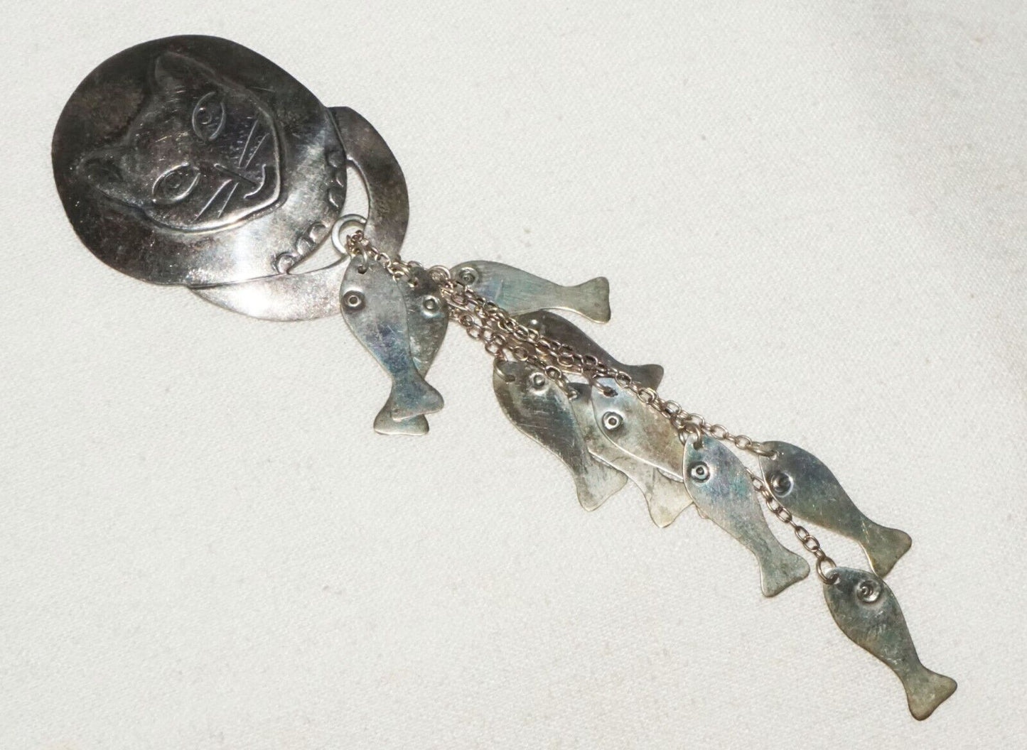 Vintage US Sterling Silver Cat & Fish Dangle Design Brooch by Woods (KiL)