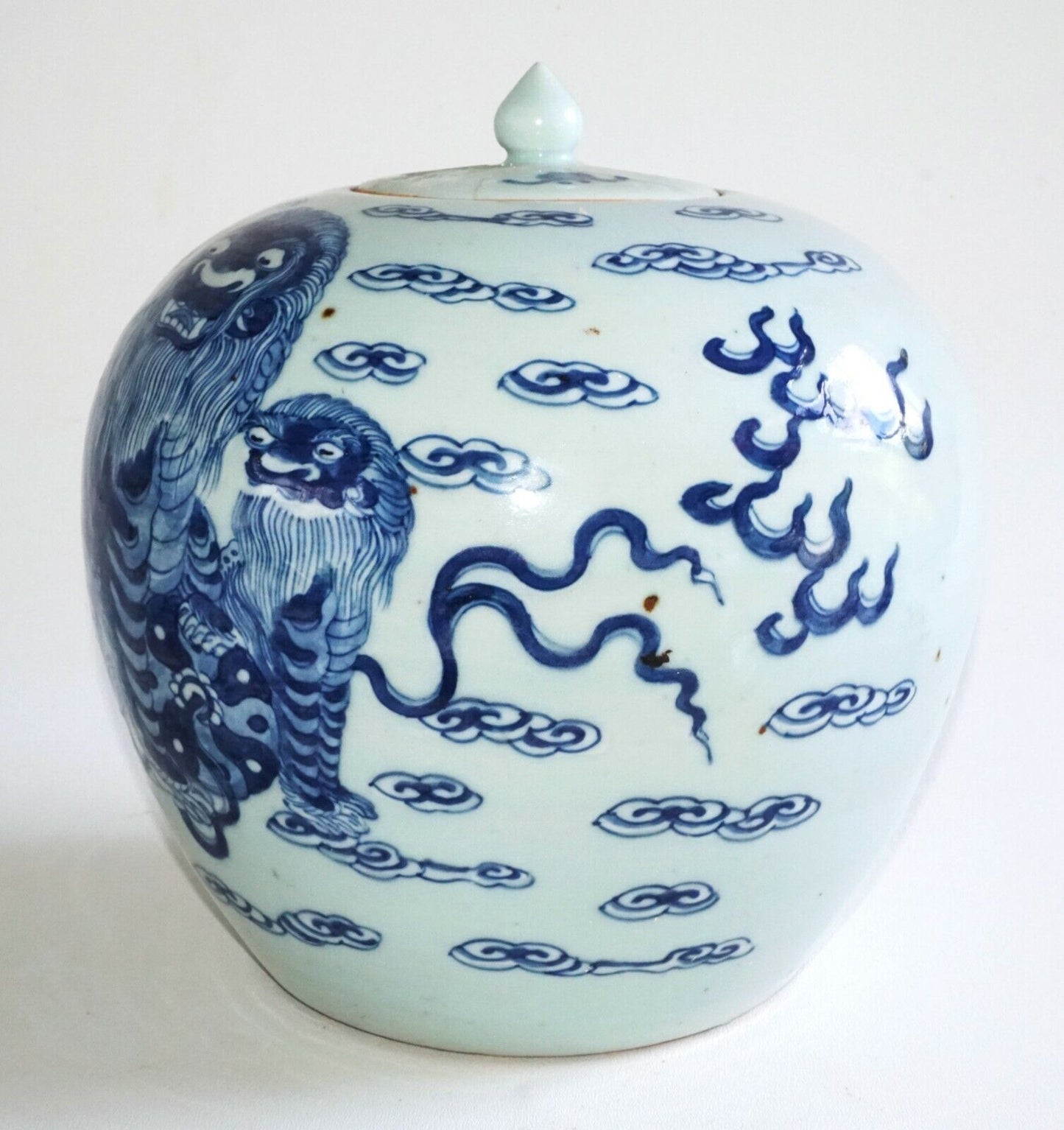 1900 Chinese Ginger Jar w. Blue & White Lion Dog & Stylized Cloud Motifs (AHB)