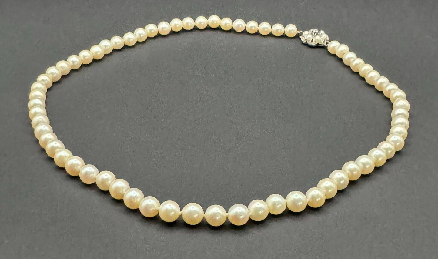 Vtg Single Strand Choker Length Cultured Pearl Necklace 18k WG Clasp 17.5"(ArS)