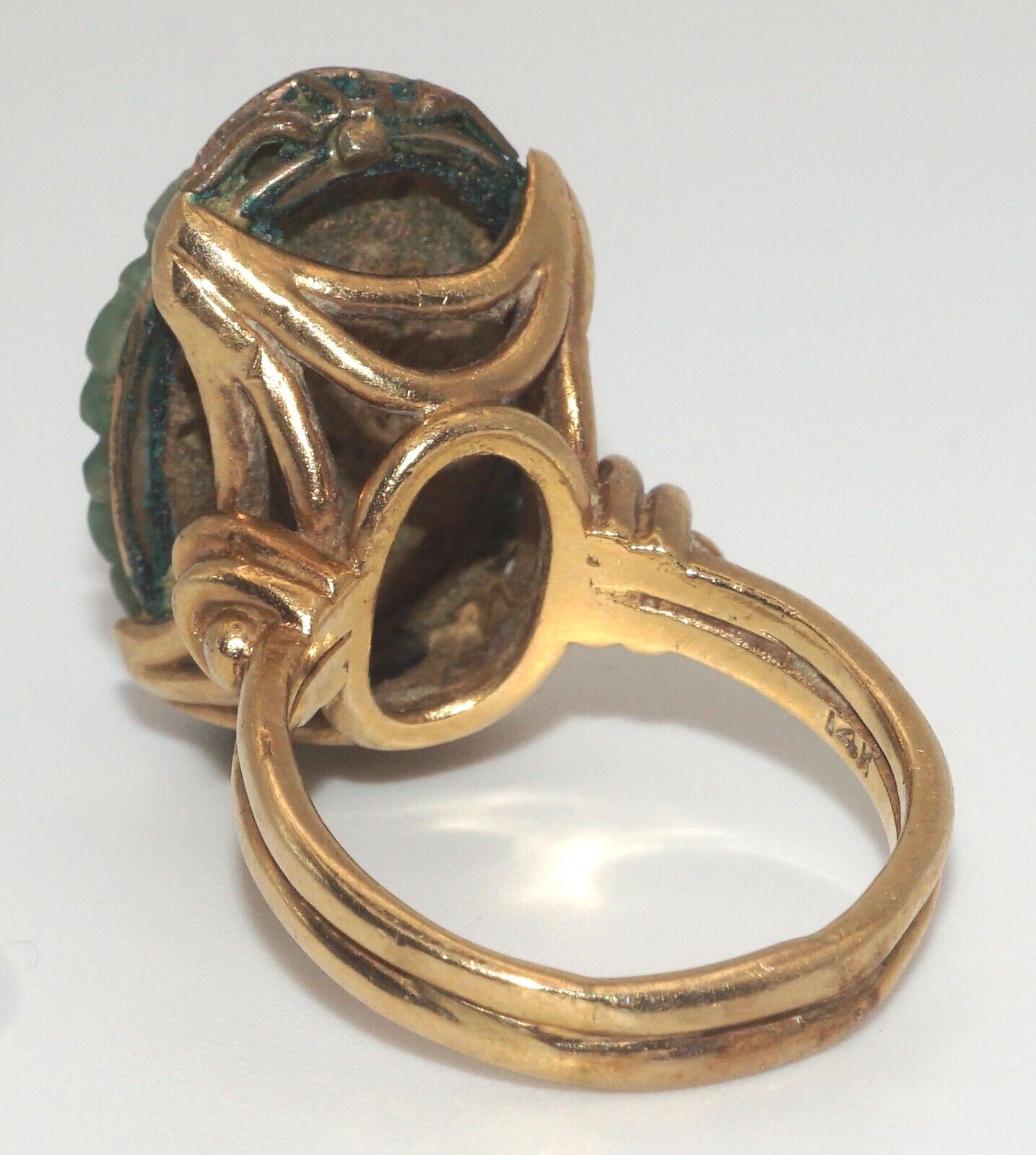 Vintage 14k Yellow Gold Filigree Ring Sz. 7 1/4 w Carved Floral Jadeite (LeD)