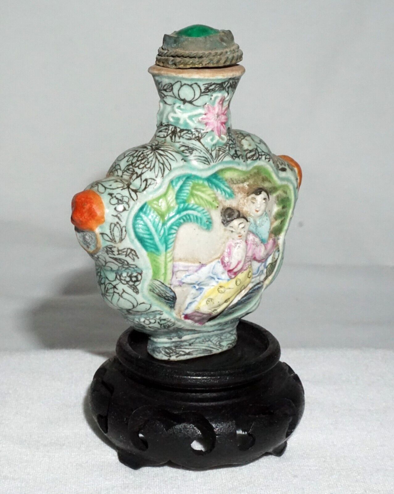 Antique Chinese Relief Snuff Bottle w. Figures Garden Motif Qianlong (LLA) IC