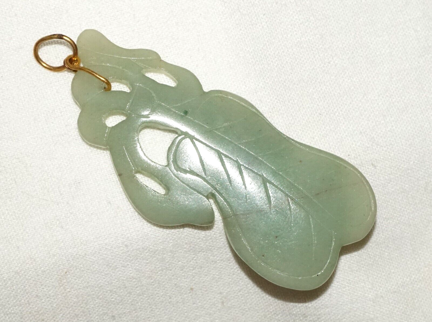 Vintage Chinese Green Jade Leaf Motif Pendant w. 14k Y. Gold Bail (LeS)L21