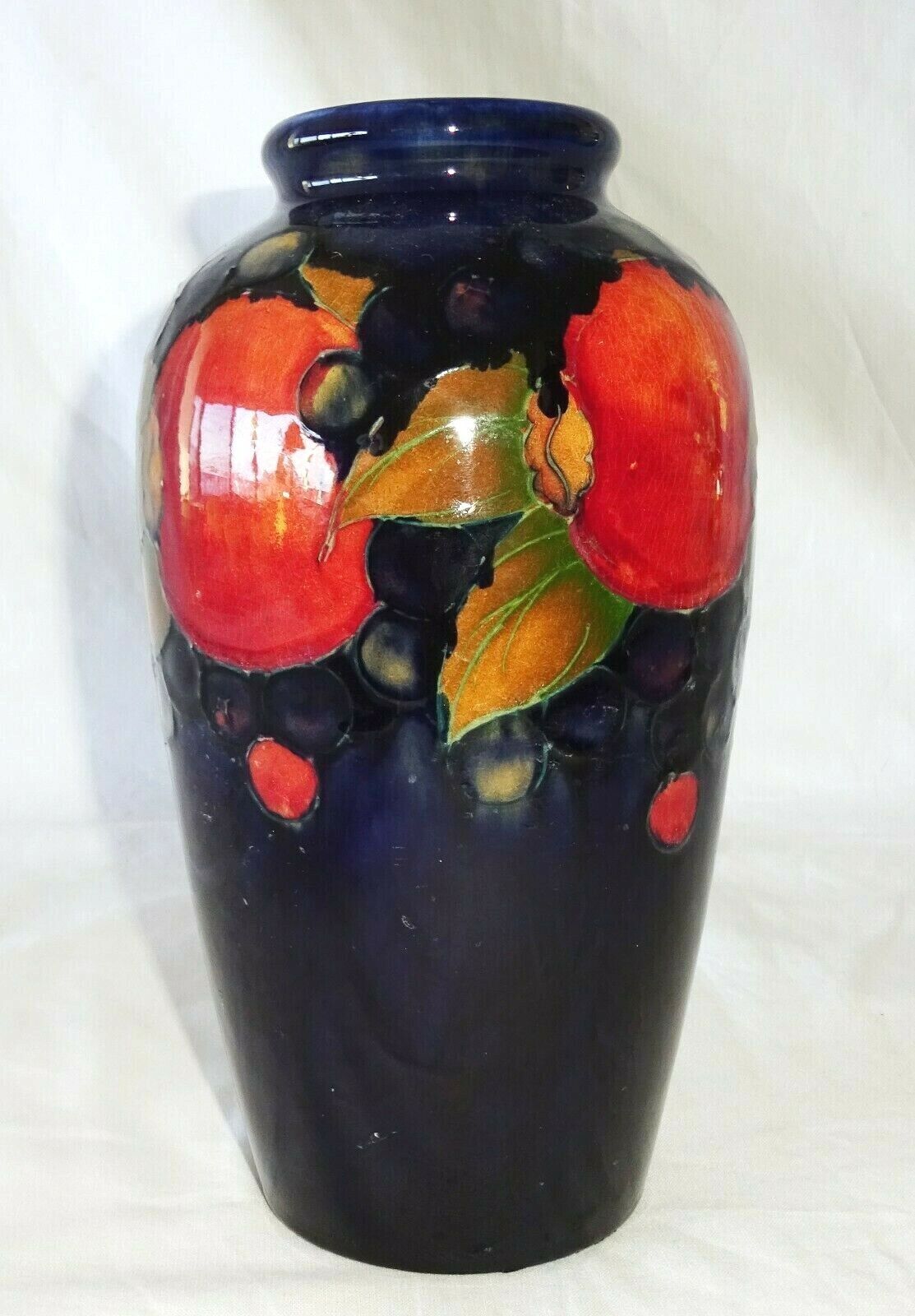 UK England Pottery Blue Glaze Vase Pomegranate Vase by William Moorcroft (DaM)