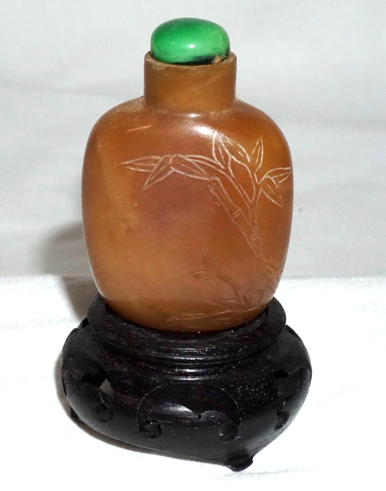 Vtg Chinese Agate Carved Snuff Bottle w. Floral & Bamboo Motifs & Stand (LLA) IC