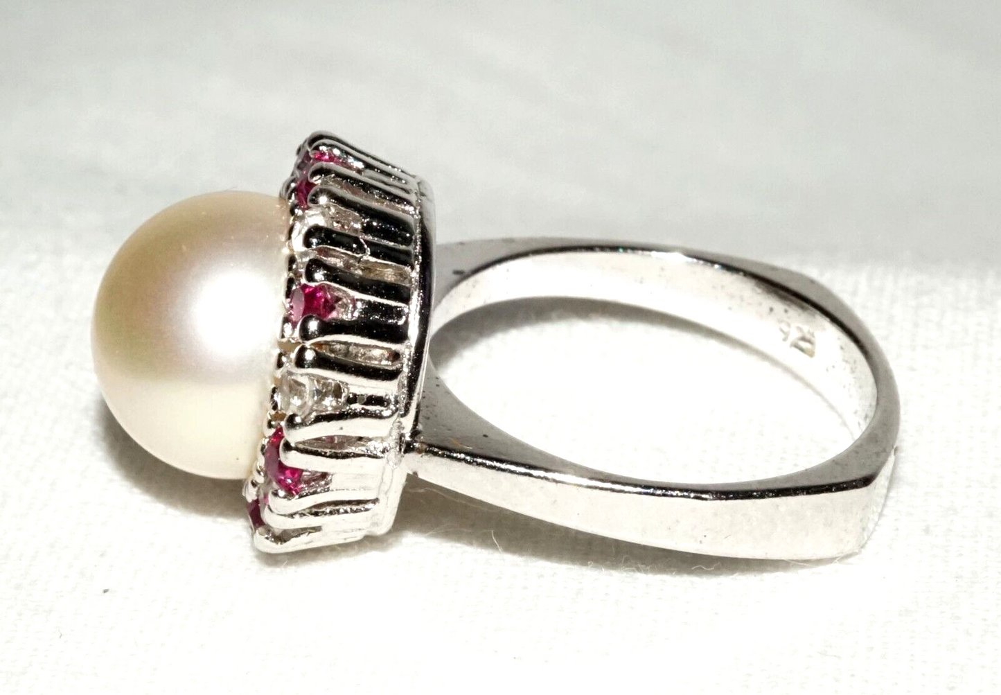 Vintage Sterling Silver Ring Sz. 5.25 w. Faux Pearl & Synthetic Stones (KoS) L17