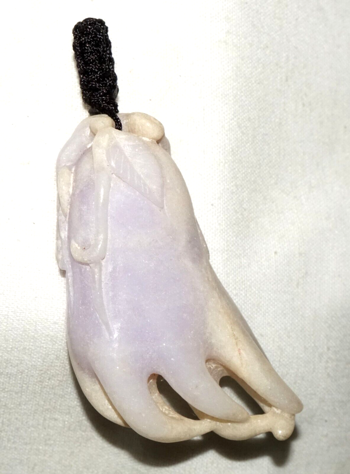 Vintage Chinese Lavender Jade Buddha Hand Lemon Motif Carved Pendant (LeS)L24