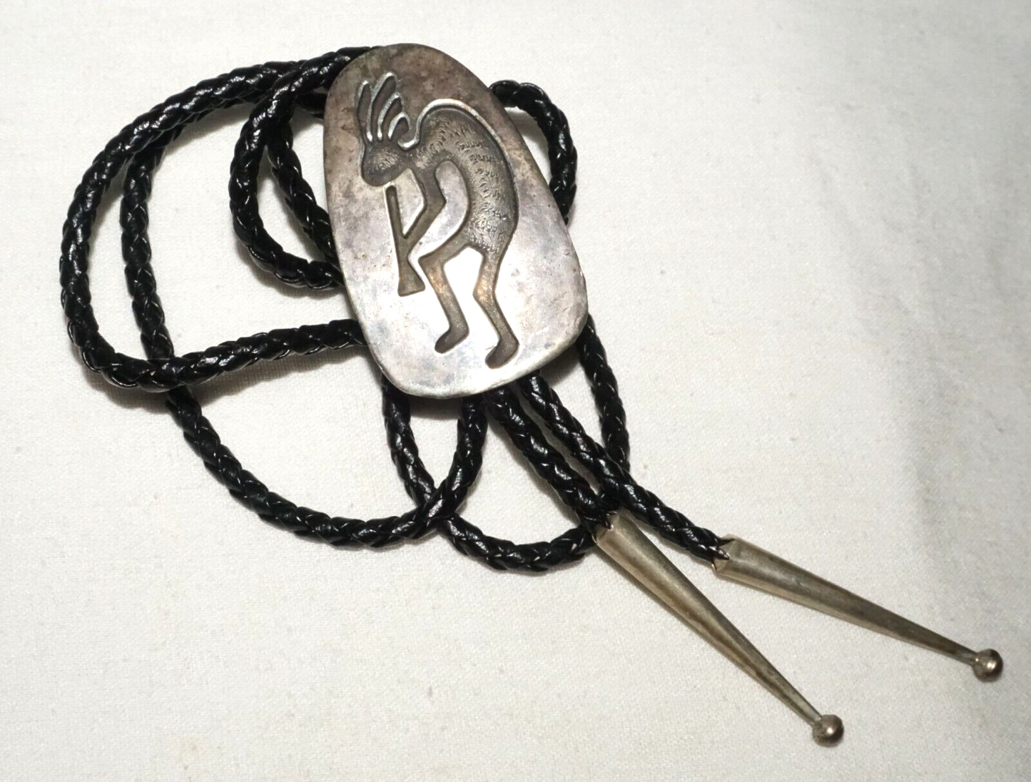 Vintage South Western Sterling Silver Kokopelli Motif Bolo Tie (KiL)