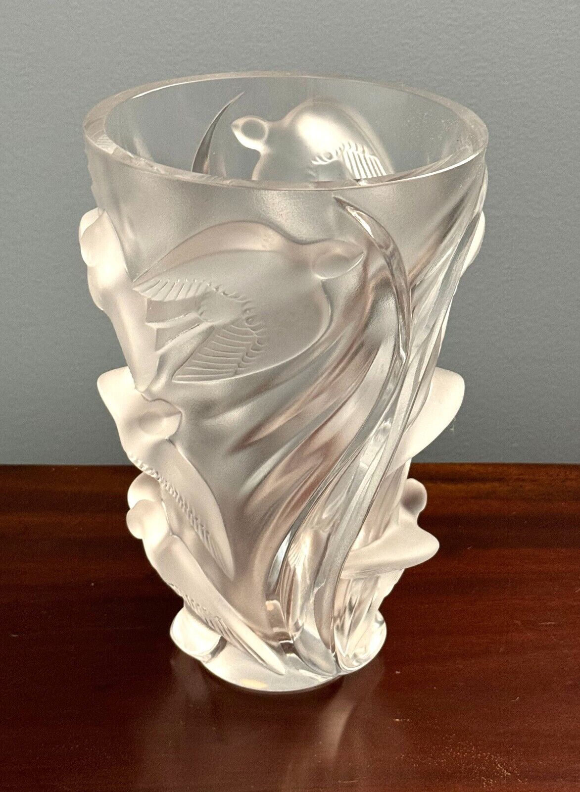 Vintage French Lalique Crystal "MARTINETS" Sparrow Vase (AHB)