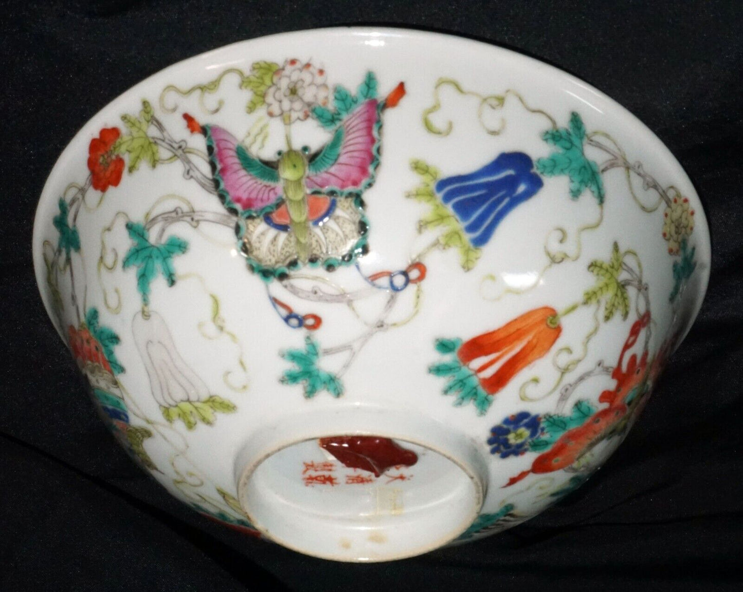 Antique Chinese Porcelain Bowl Butterfly Motifs in Famille Rose Enamels (WCa) IC