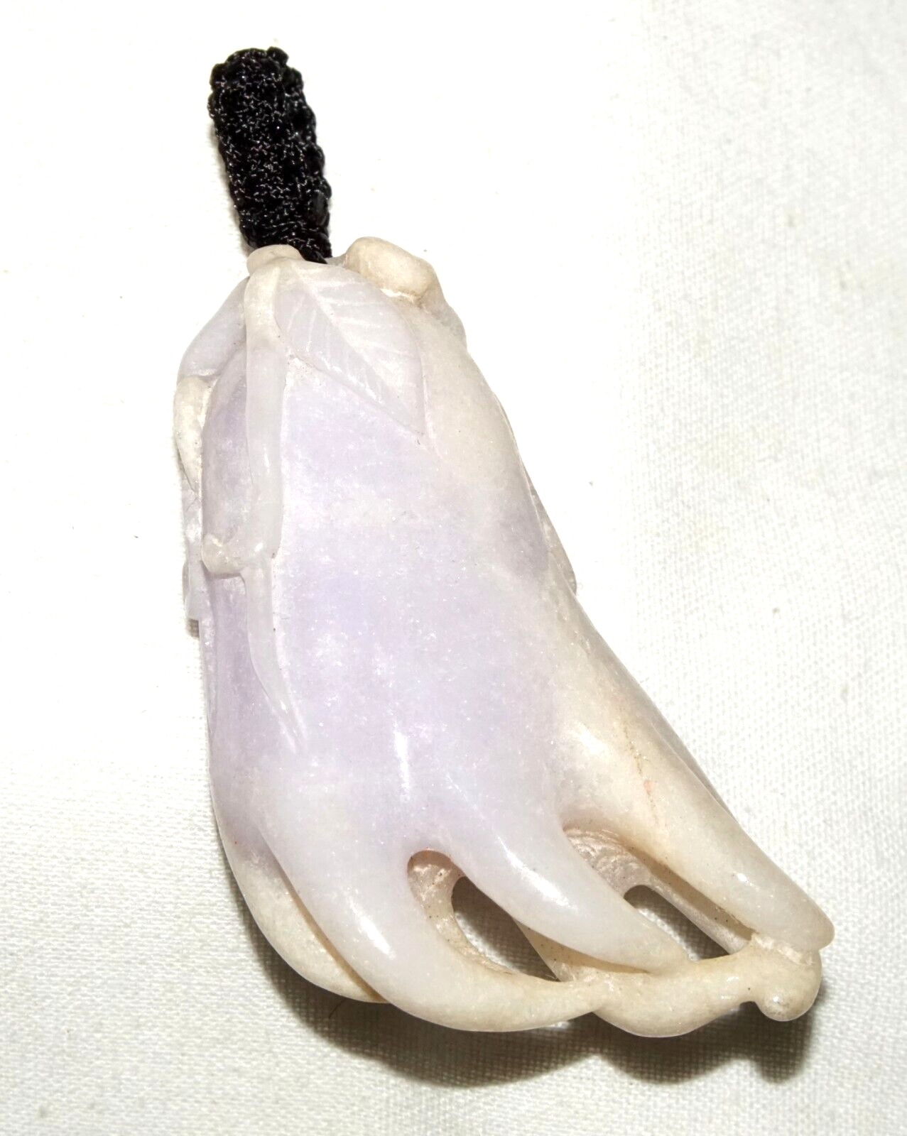 Vintage Chinese Lavender Jade Buddha Hand Lemon Motif Carved Pendant (LeS)L24