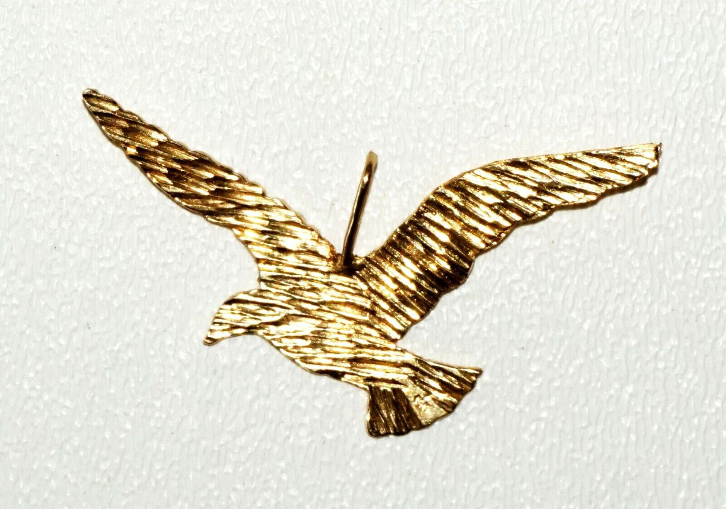 Vintage 14k Yellow Gold Flying Bird Motif Pendant (SaR)134