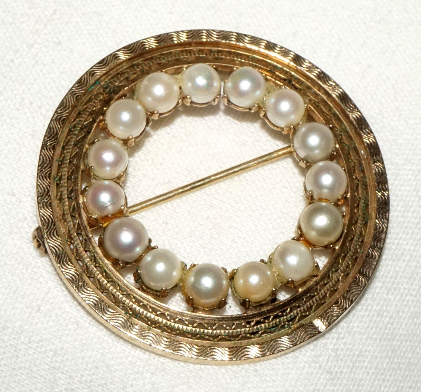 Vintage US 12k Gold Filled Brooch w. 15x Pearl Halo (KoS) L19