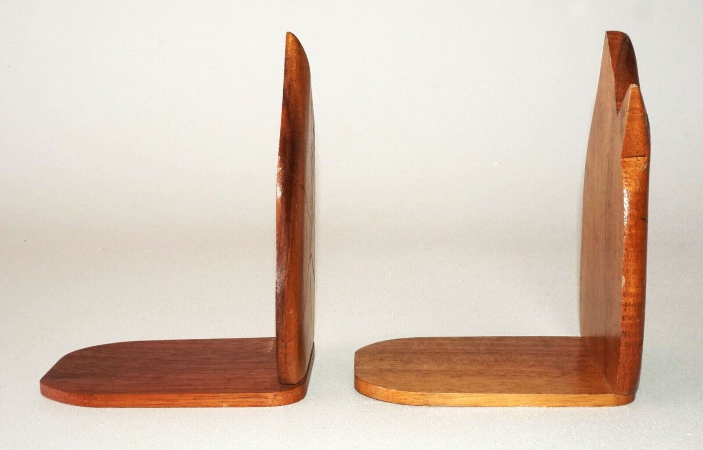 1940s Art Deco Hawaii Koa Wood "Anthurium" Motif Bookends (GoD)