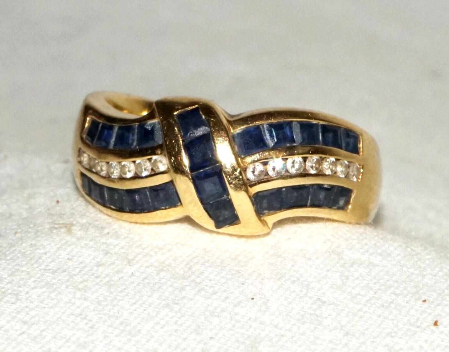 Vintage 18k Yellow Gold Ring Sz.7.75 w. 22x Sapphires & 14x Diamonds (PaS)