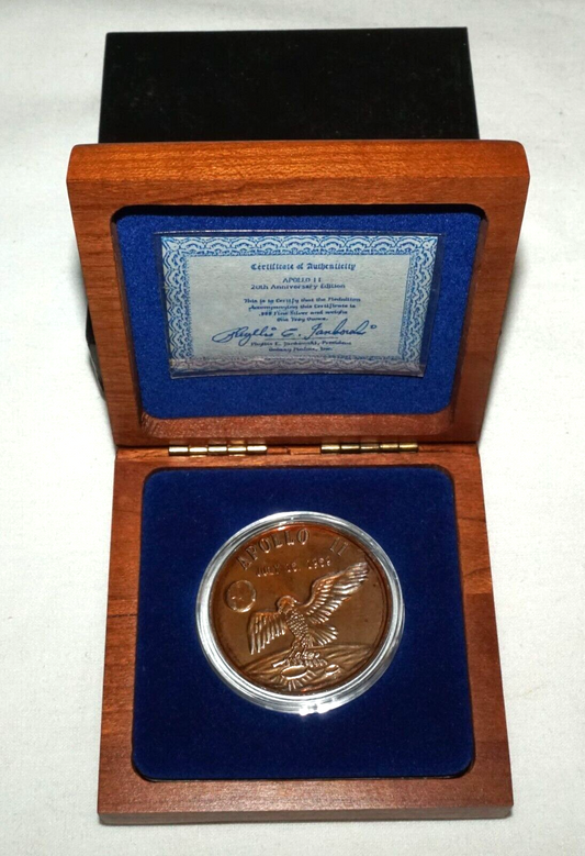 1969 US NASA Apollo 11 Moon Landing Medal in Wooden Box (KiL)