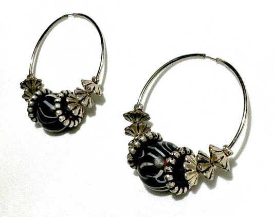 Vintage Unmarked Silver Hoop Earrings w Decorative Bead Accents (LoC)16